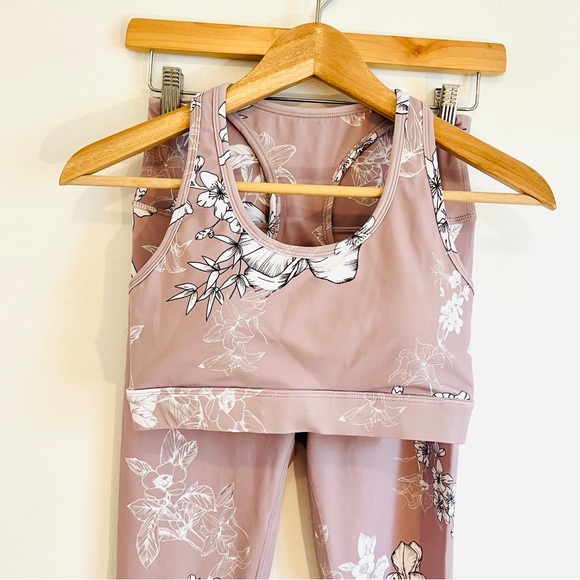 NWOT athletic top and leggings - Picture 1 of 16